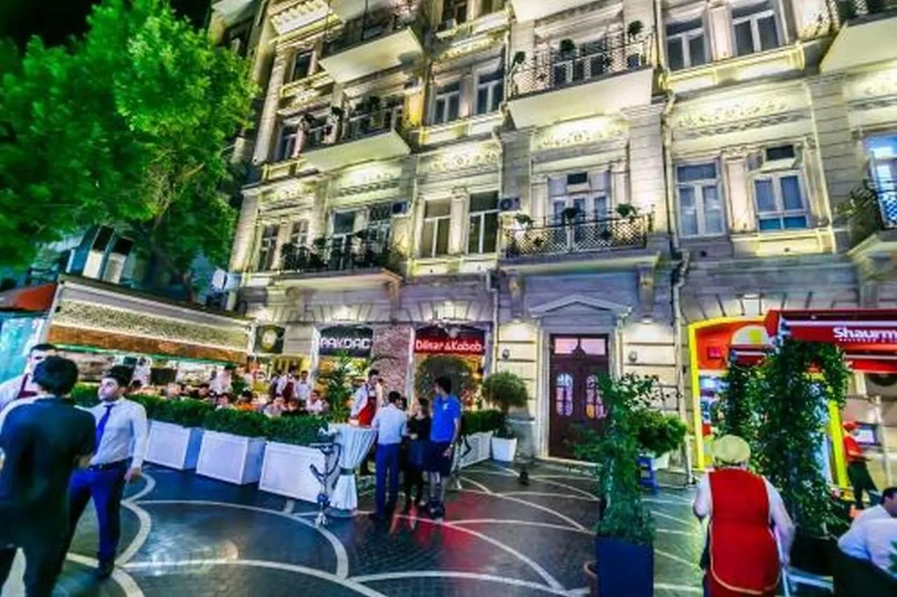 Lux Family Apartment In City Center Baku