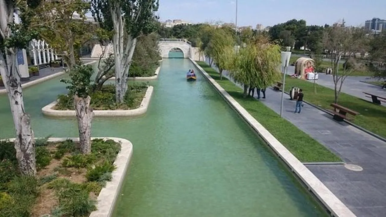 Lux Family Apartment In City Center Baku