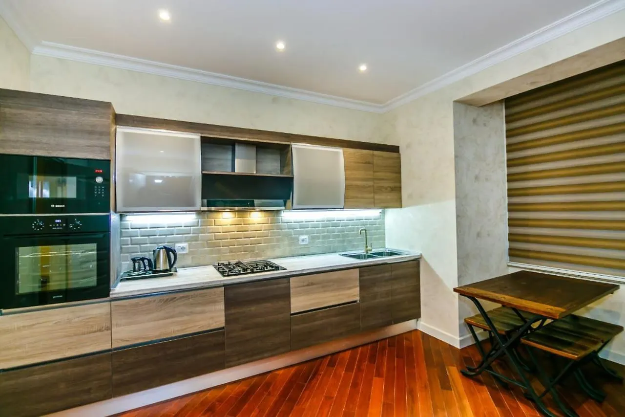 Lux Family Apartment In City Center Baku